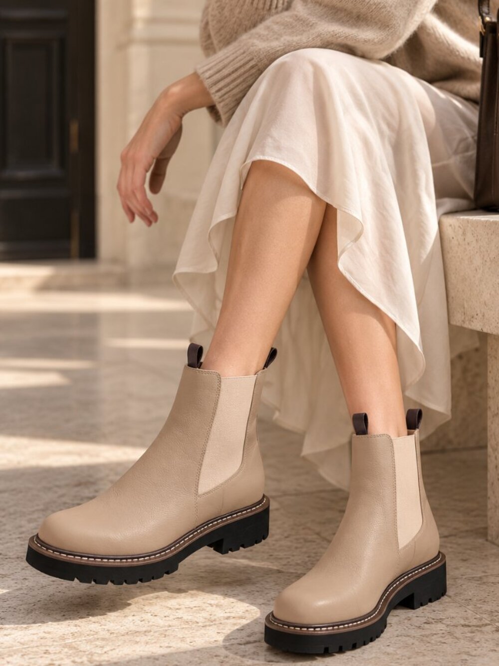 NWT Sam Edelman Laguna Waterproof Leather Lug Sole Chelsea Booties Beige Size 6